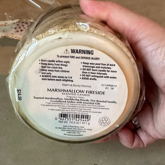 Bath & Body Works Marshmallow Fireside Candle in Cream and Black - Picture 2 of 2